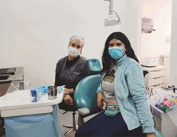 paciente y dentistas clinica vinculo dental